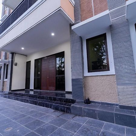 Koolkost Near Universitas Tarumanegara Джакарта Екстериор снимка